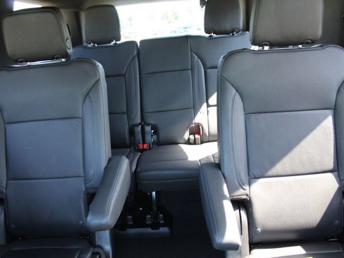 Used 2024 Chevrolet Tahoe LT w/ Luxury Package RWD image 14