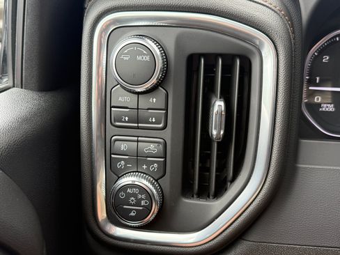 Used 2022 GMC Sierra 2500 AT4 w/ Snow Plow Prep/Camper Package AWD/4WD image 33