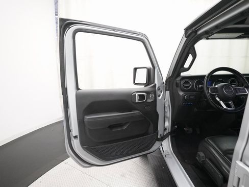 Used 2022 Jeep Wrangler Unlimited Sahara w/ Cold Weather Group image 27