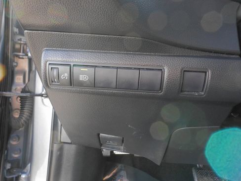 Used 2021 Toyota Corolla LE image 21