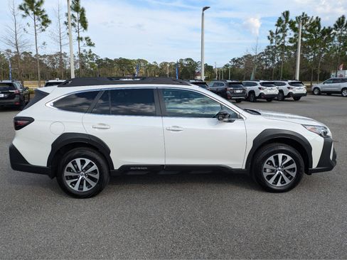 Certified 2025 Subaru Outback Premium image 3