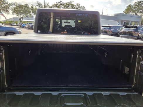 Used 2023 Jeep Gladiator Rubicon AWD/4WD image 18