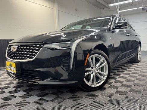 Used 2022 Cadillac CT4 Luxury image 3