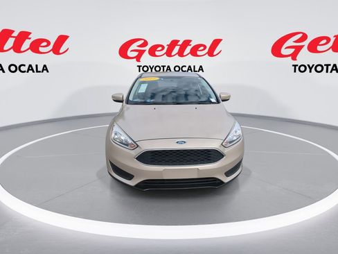 Used 2017 Ford Focus SE image 3
