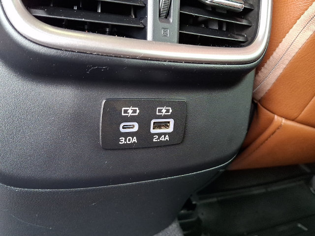 Used 2025 Subaru Outback Premium AWD/4WD image 11