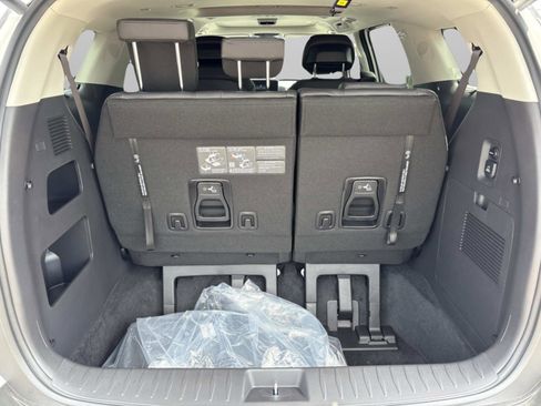 New 2026 Kia Carnival SX Prestige FWD image 9