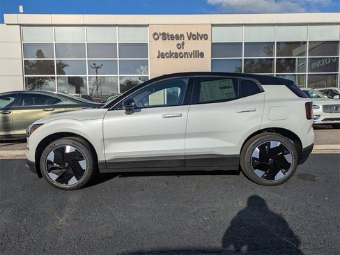 New 2026 Volvo EX30 Plus w/ Climate Package image 3