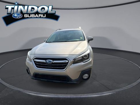 Used 2019 Subaru Outback 2.5i Limited AWD/4WD image 3