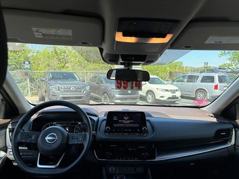 Used 2022 Nissan Rogue SV AWD/4WD image 7