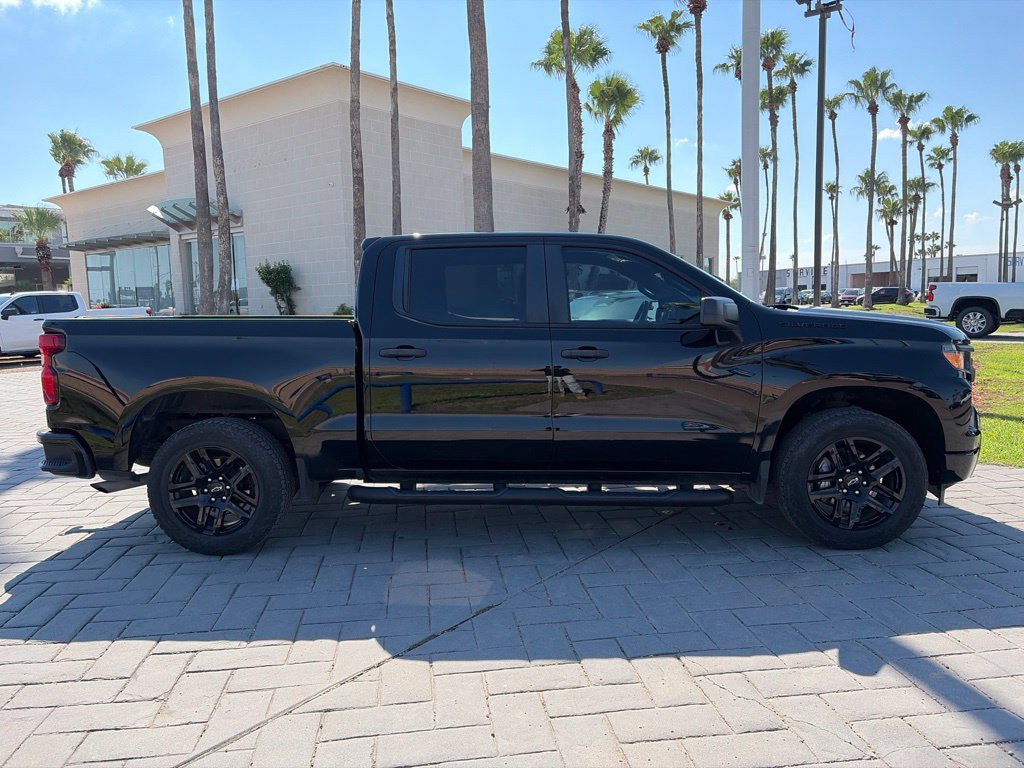 Used 2024 Chevrolet Silverado 1500 Custom w/ Turbomax Blackout Package RWD image 3