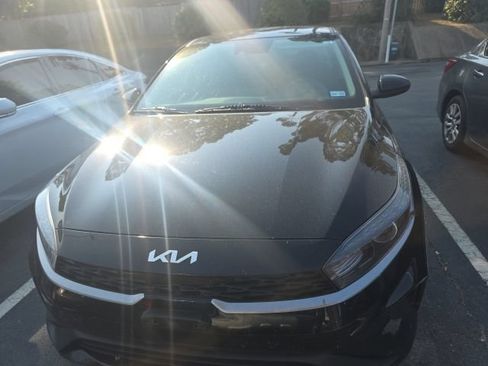Used 2023 Kia Forte LX FWD image 2