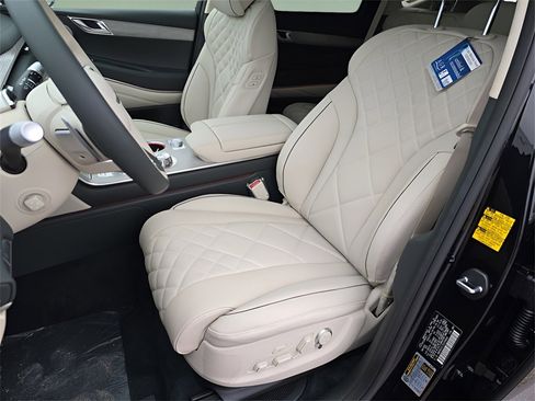 New 2025 Genesis GV80 3.5T Prestige image 16
