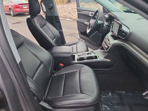 Used 2023 Ford Explorer XLT image 43