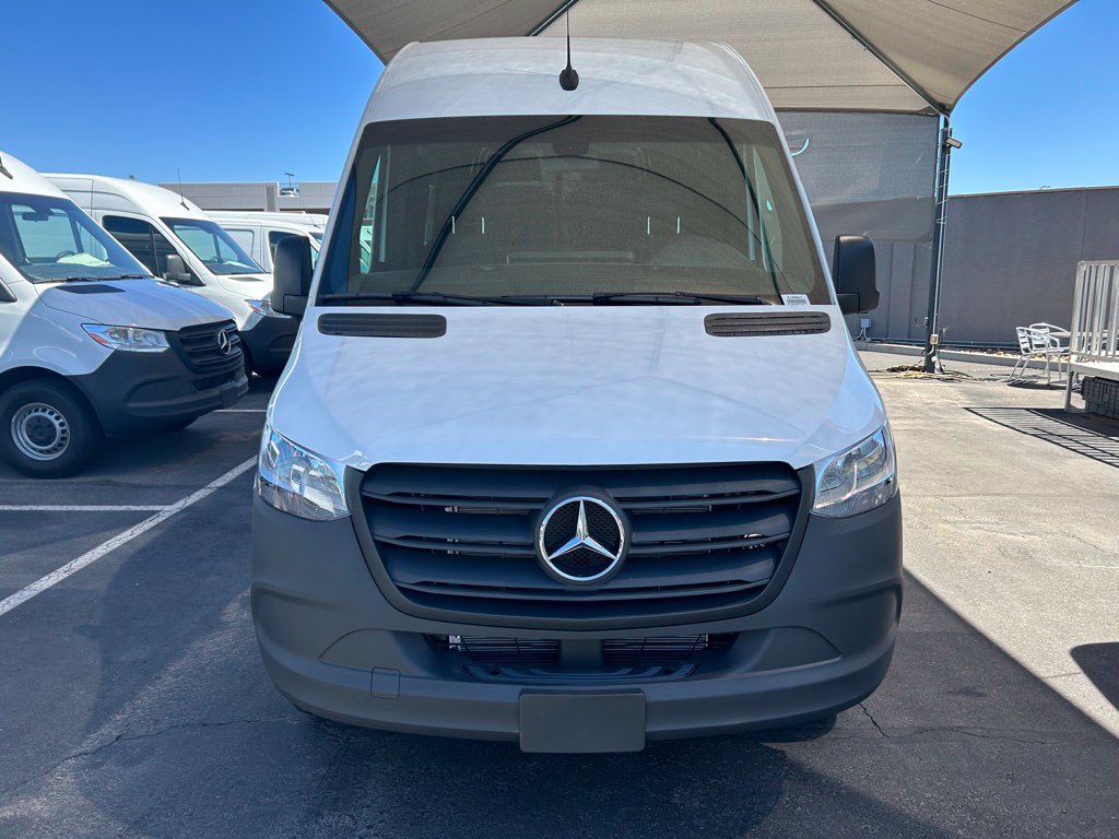 Used 2023 Mercedes-Benz Sprinter 2500 image 2