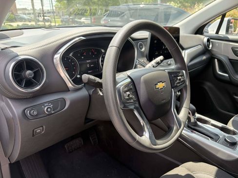 Used 2025 Chevrolet Blazer LT FWD image 6