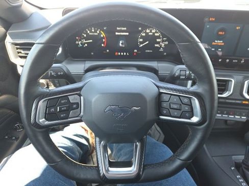 Used 2025 Ford Mustang Premium image 31