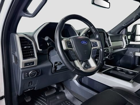 Used 2022 Ford F350 Lariat w/ Black Appearance Package AWD/4WD image 9