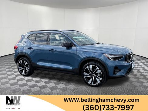 Used 2025 Volvo XC40 B5 Ultra w/ Protection Package Premier AWD/4WD image 1