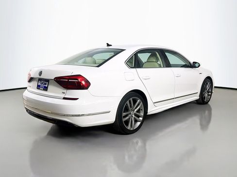 Used 2017 Volkswagen Passat 1.8T R-Line FWD image 8