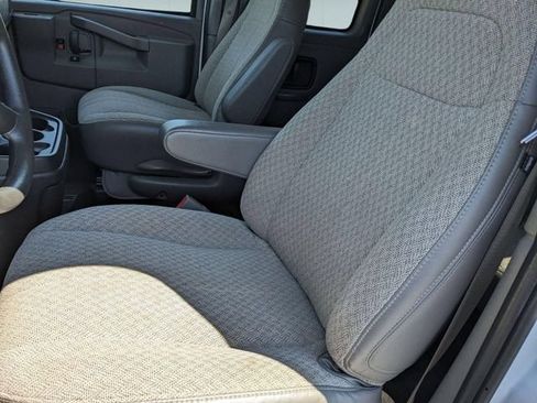 Used 2025 Chevrolet Express 3500 LT w/ LT Preferred Equipment Group RWD image 12