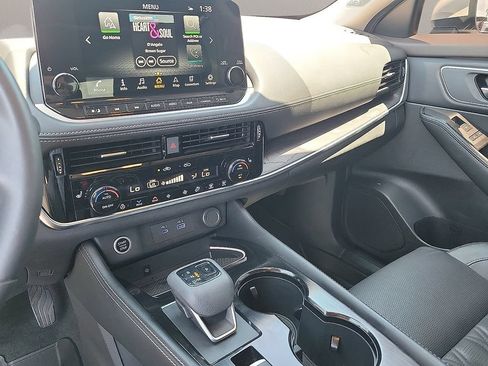 Used 2023 Nissan Rogue Platinum w/ Platinum Premium Package FWD image 19