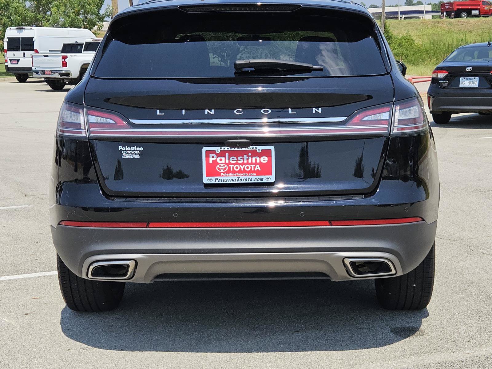 Used 2023 Lincoln Nautilus Reserve w/ Monochromatic Package AWD/4WD image 5