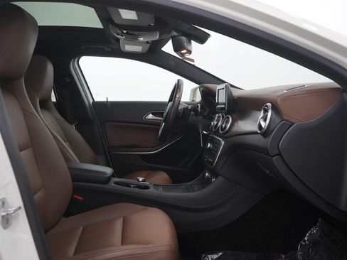 Used 2015 Mercedes-Benz GLA 250 4MATIC image 11