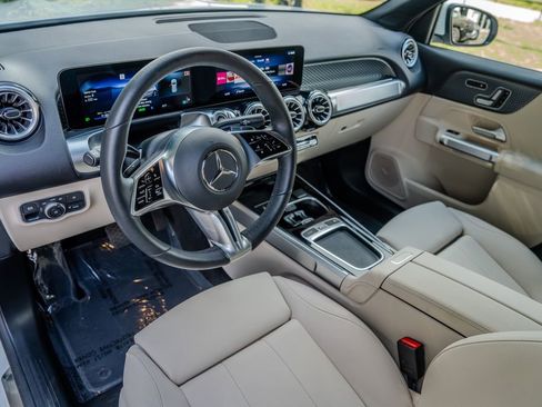 Used 2024 Mercedes-Benz EQB 250+ image 12