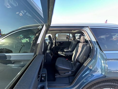 New 2025 Lincoln Aviator AWD w/ Equipment Group 101A image 12