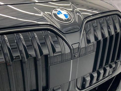 Used 2025 BMW 760i xDrive w/ Premium Package AWD/4WD image 29