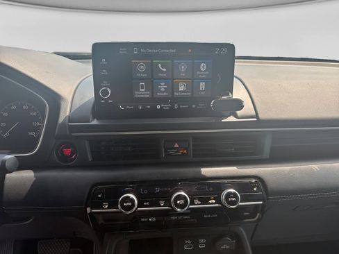 Used 2025 Honda Pilot EX-L image 10