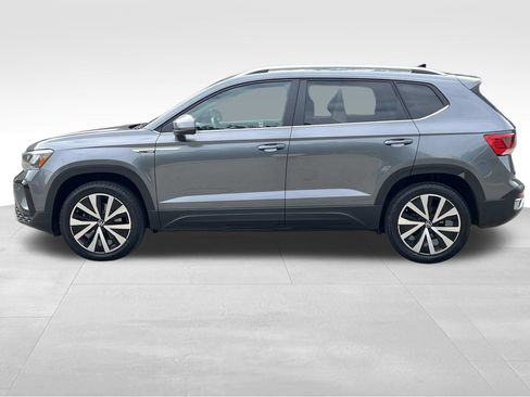 Used 2022 Volkswagen Taos SE w/ IQ.Drive SE Package AWD/4WD image 9