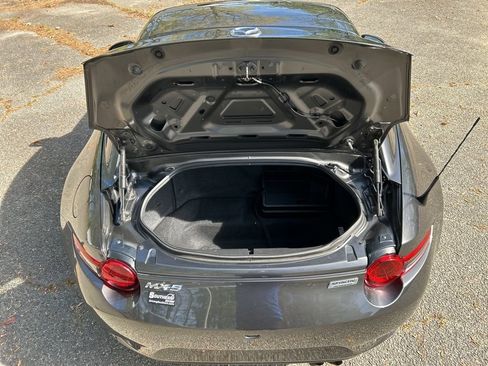 Used 2019 MAZDA MX-5 Miata RF Grand Touring RWD image 27