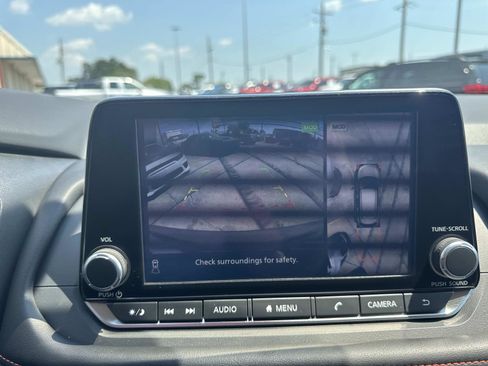 Used 2025 Nissan Rogue SV image 25