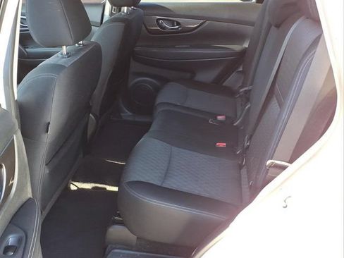 Used 2019 Nissan Rogue SV w/ Premium Package AWD/4WD image 12