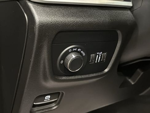 Used 2023 Jeep Grand Cherokee L Laredo AWD/4WD image 23