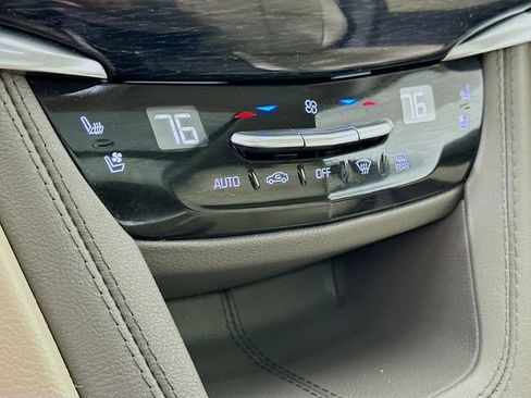 Used 2024 Cadillac XT6 Premium Luxury w/ Technology Package image 18