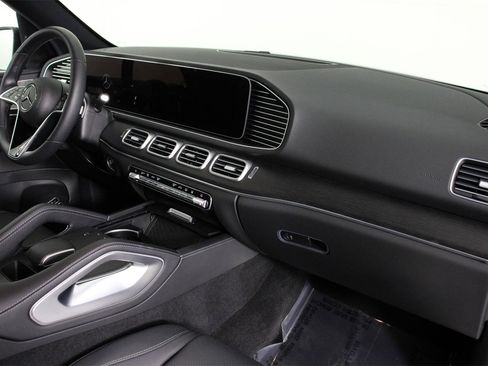 Used 2025 Mercedes-Benz GLE 450e 4MATIC image 25