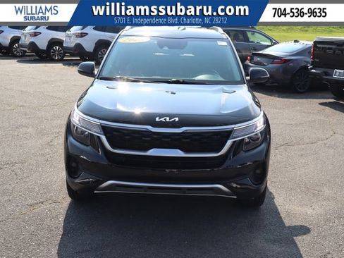 Used 2023 Kia Seltos S w/ Navigation Package FWD image 2