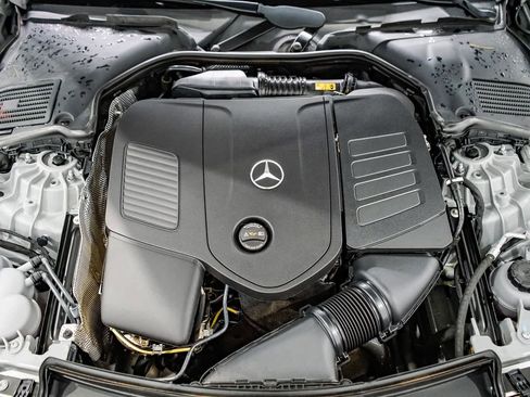 Used 2025 Mercedes-Benz C 300 4MATIC Sedan image 28