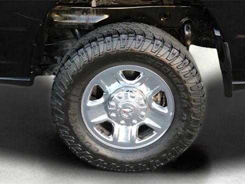 Used 2022 RAM 2500 Tradesman w/ Chrome Appearance Group image 8