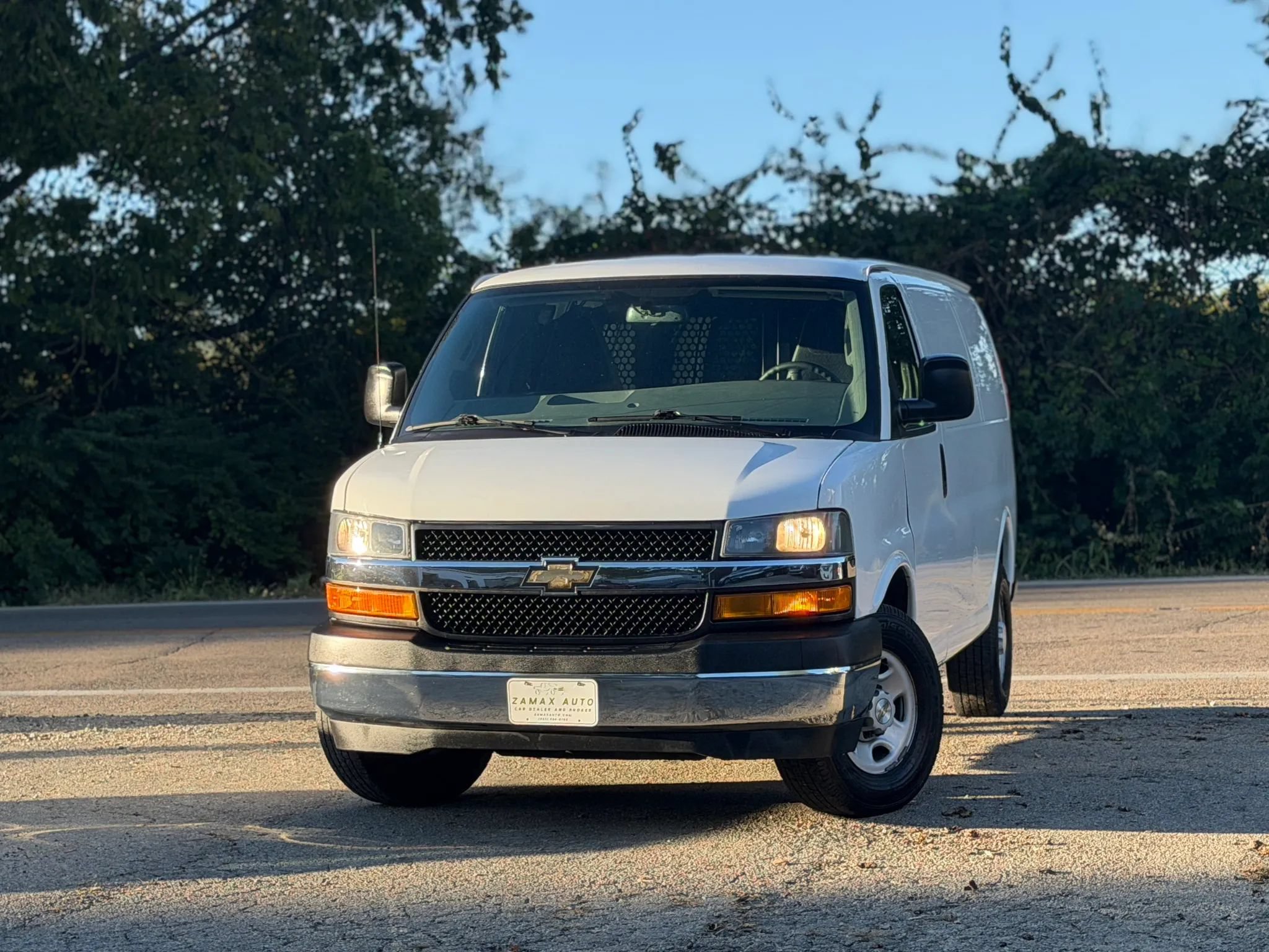 Used 2019 Chevrolet Express 2500 w/ Driver Convenience Package RWD image 1