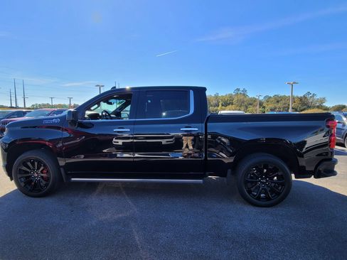 Used 2022 Chevrolet Silverado 1500 High Country w/ Technology Package image 8