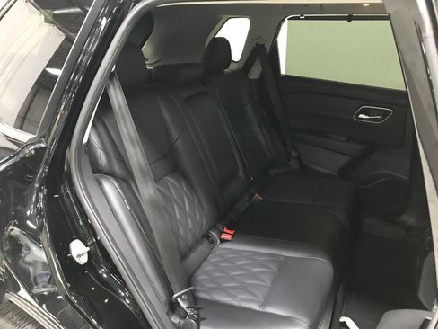 Used 2025 Nissan Rogue Platinum w/ Platinum Premium Package FWD image 24