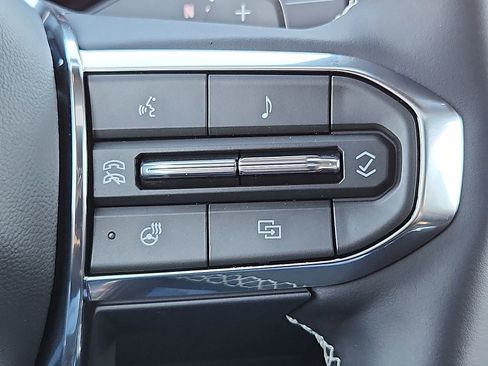 New 2026 GMC Acadia Denali w/ Super Cruise Package image 12