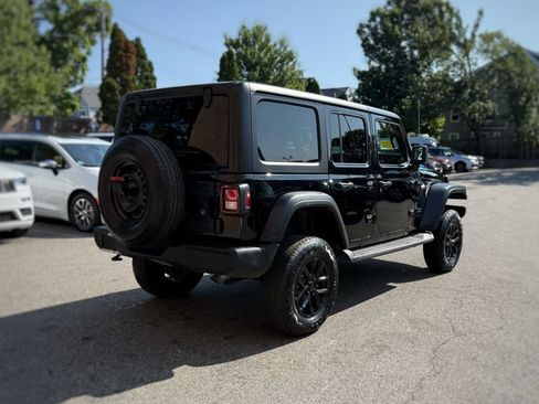 Used 2022 Jeep Wrangler Unlimited Sport AWD/4WD image 8