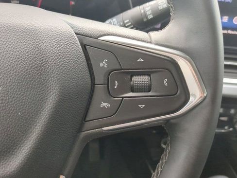 Used 2025 Chevrolet Trax LT w/ Driver Confidence Package FWD image 24