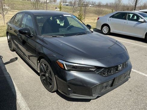 Used 2025 Honda Civic Sport image 4