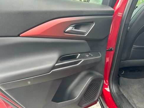 Used 2025 Chevrolet Equinox EV RS FWD image 48
