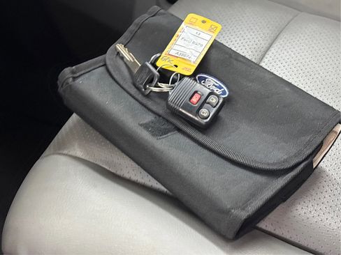 Used 2013 Ford E-250 and Econoline 250 Extended Van 3D w/ PWR Group image 39